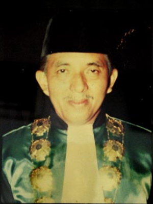 Drs. H. A. SYAMSU ALAM, S.H (1996-2000)